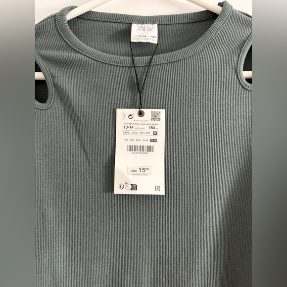 Zara long sleeve with cutouts girls size 13-14 fits women’s XS/S - Picture 3 of 3